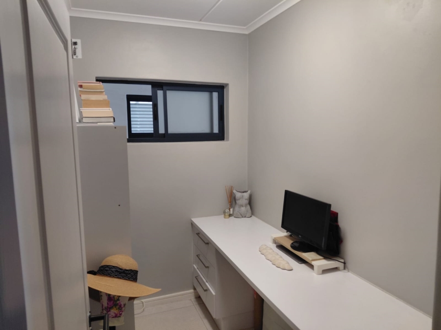 To Let 1 Bedroom Property for Rent in Sonstraal Heights Western Cape